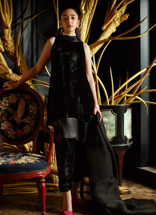 Elnara Black Shirt
