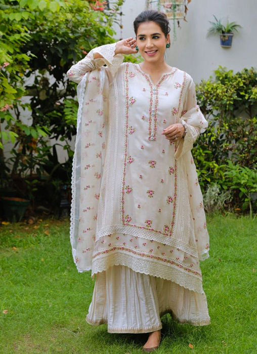 Mansha Pasha In Ivory #FTA Ensemble.
