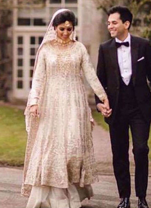 Picture of Ivory And Gold Farah Talib Aziz Ensemble