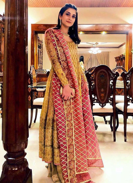 Alishay Adnan In A Timeless Kalidaar With A Gota Dupatta