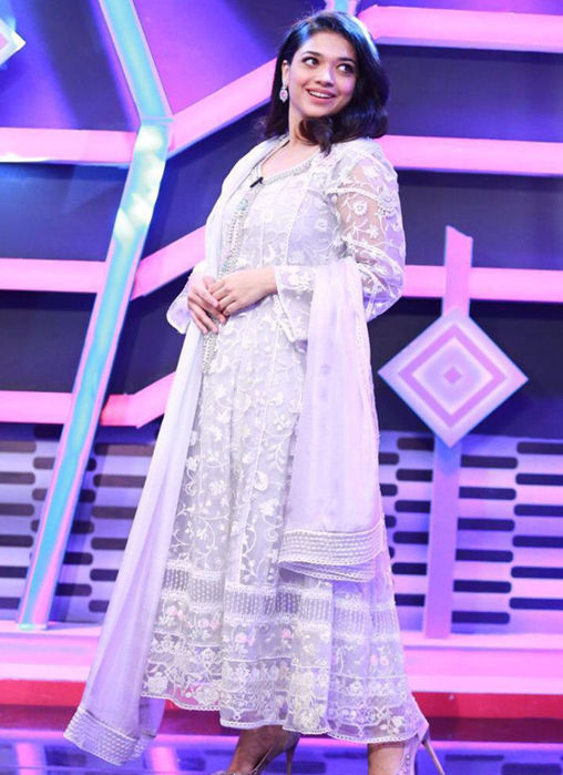 Picture of Sanam Jung In A Pale Lavender Hand Embellished Outfit