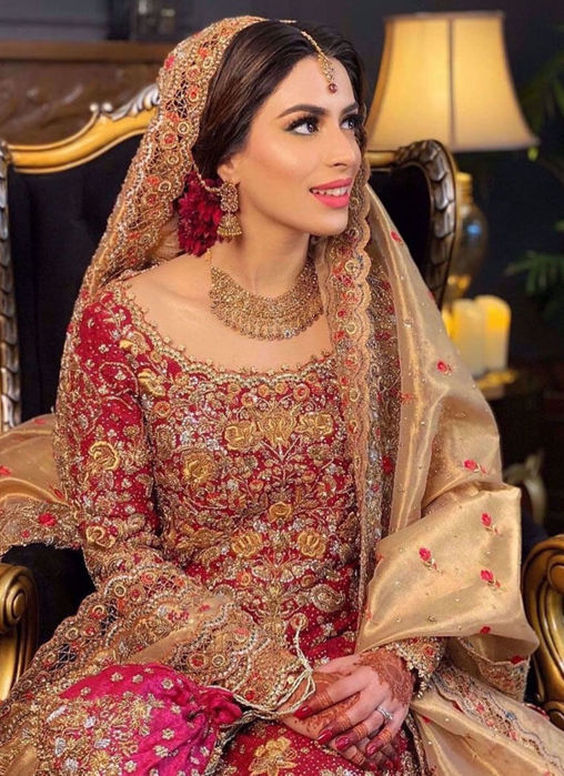 Picture of Eesha Lashari In A Stunning Scarlet Signature #Farahtalibaziz Ensemble Accentuated With Intricate Zardozi And Aari Embellishments.