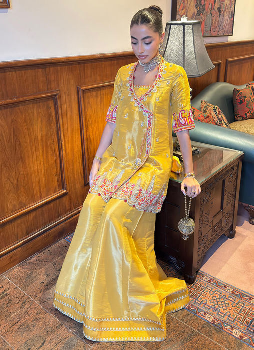 Picture of Zoya in Henna Saffron Angharkha