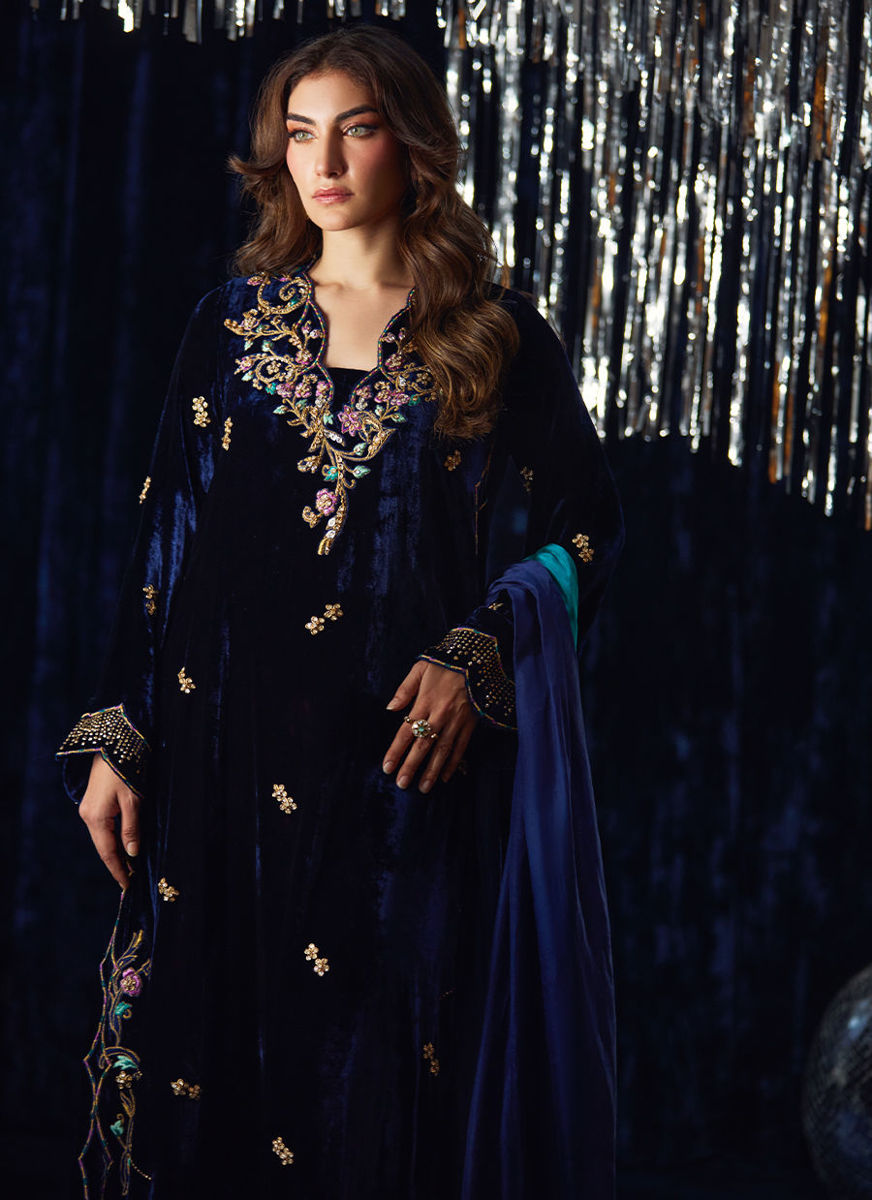 Valeh Navy Shirt And Dupatta