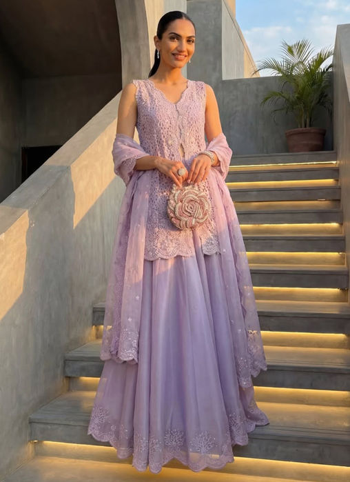 Nur Kazmi in a signature FTA ensemble