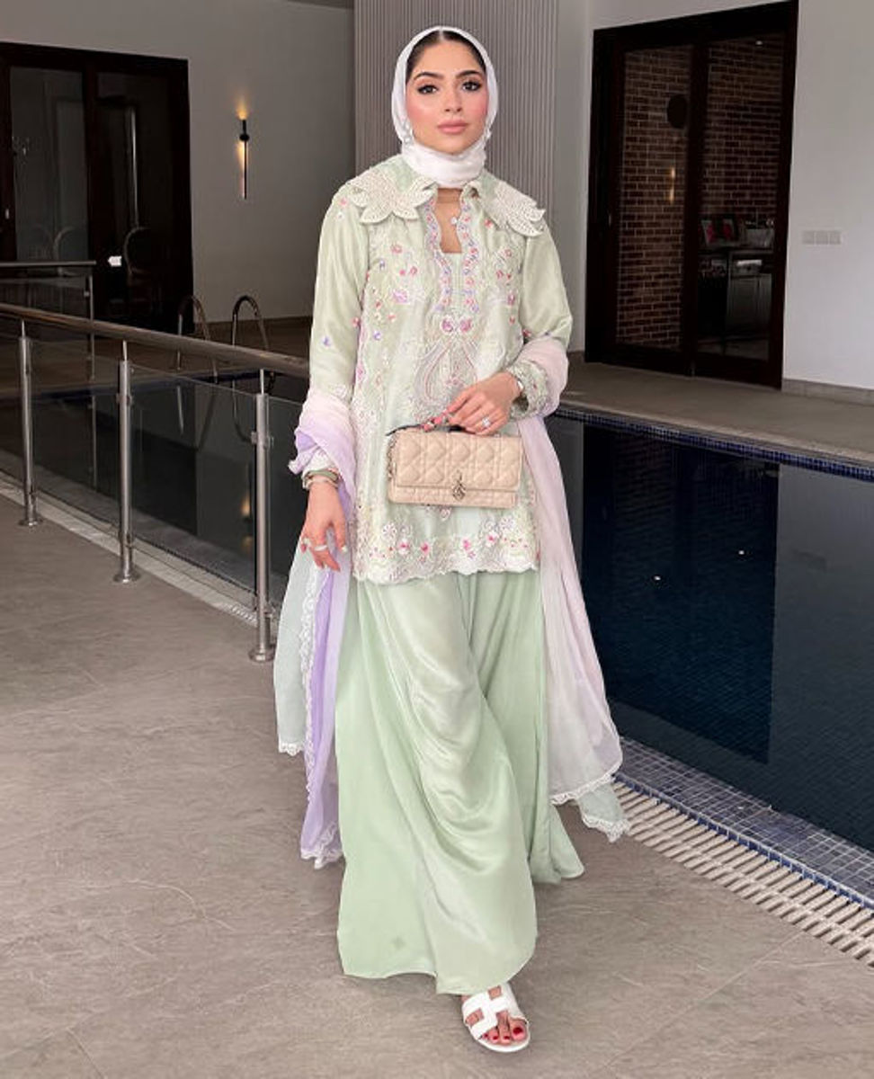 Manal stuns this Eid in Minaara Shirt and Dupatta