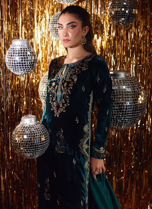 Gleen Forest Green Velvet Shirt And Dupatta